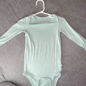 Kyte Baby Long sleeve bodysuit In sage